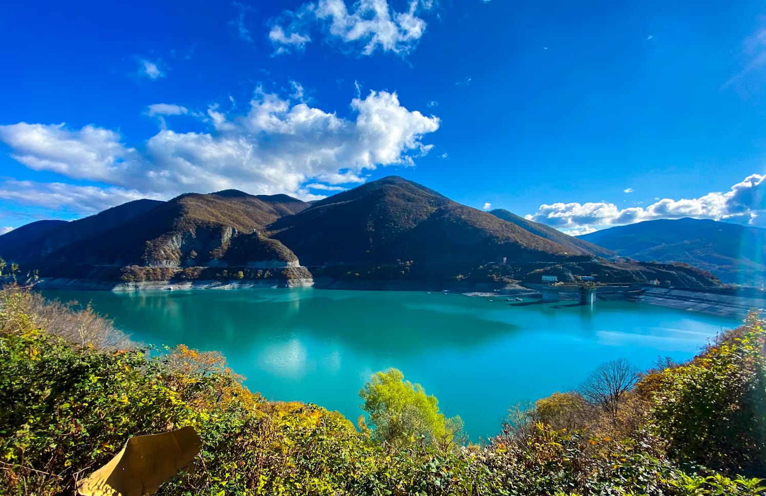 Современный отель с прекрасным обслуживанием, в Батуми, в 10-ти минутах ходьбы от пляжа, в пешей доступности от замечательных мест города. Размещение в просторных номерах, элегантно обставленных в современном стиле, а также в апартаментах с кухней. — 5, отель «Daisi Sunset»