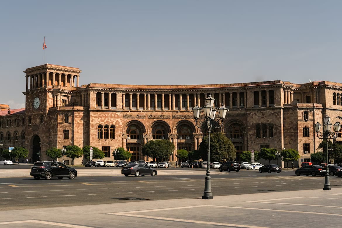 Снимок 5 — «Yerevan Deluxe», тур «Отель «Ереван Делюкс» расположен в 3 ки…»
